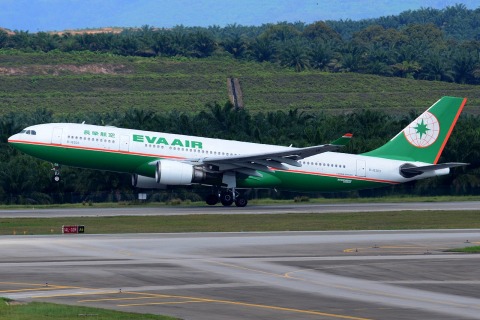 B-16303 - A330-203 - EVA Air - KUL - 26-01-2013