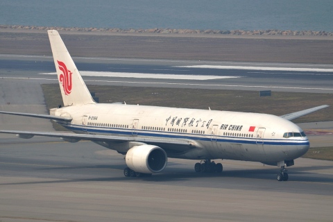 B-2066 - 777-2J6 - Air China - HKG - 23-01-2013b