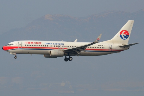 B-5087 - 737-89P(WL) - China Eastern Airlines - HKG - 23-01-2013