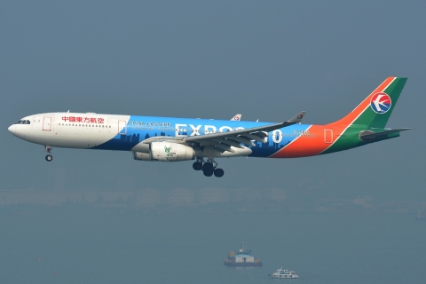 B-6100 - A330-343E - China Eastern Airlines - HKG - 23-01-2013