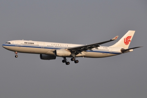 B-6511 - A330-343 - Air China - PEK - 21-09-2013