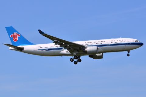 B-6526 - A330-223 - China Southern Airlines - LHR - 11-07-2013
