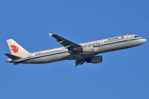 B-6555 - A321-213 - Air China - HKG - 22-01-2013