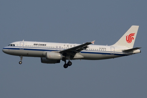 B-6676 - A320-232 - Air China - PEK - 21-09-2013