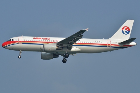 B-6796 - A320-214 - China Eastern Airlines - HKG - 23-01-2013