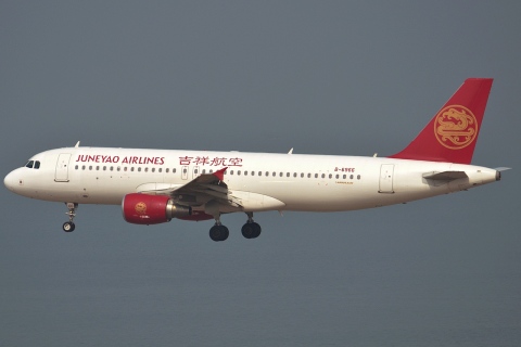 B-6966 - A320-214 - Juneyao Airlines - HKG - 23-01-2013