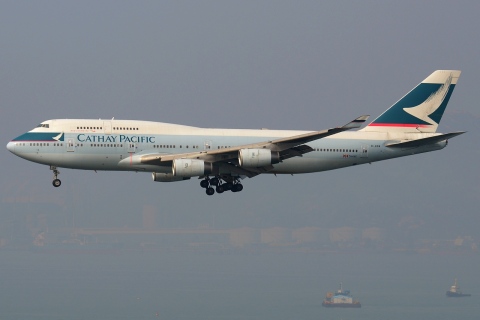 B-HOW - 747-467 - Cathay Pacific Airways - HKG - 23-01-2013