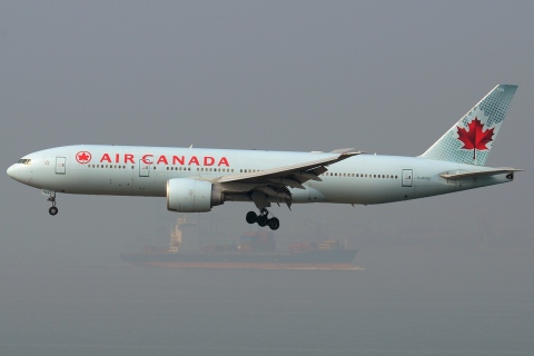 C-FIUJ - 777-233(LR) - Air Canada - HKG - 23-01-2013