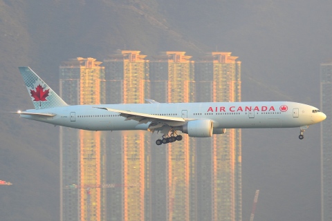 C-FIUL - 777-333(ER) - Air Canada - HKG - 05-02-2013