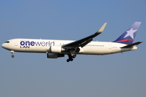 CC-CXJ - 767-316(ER)(WL) - LAN Airlines - GRU - 08-06-2013