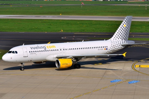 EC-KDX - A320-216 - Vueling - DUS - 06-05-2013b
