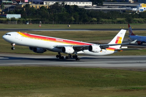 EC-LCZ - A340-642 - Iberia - GRU - 07-06-2013