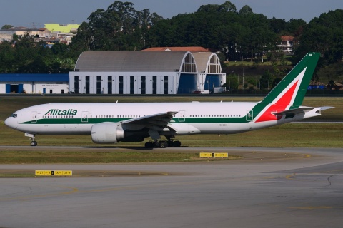 EI-DBK - 777-243(ER) - Alitalia - GRU - 06-06-2013