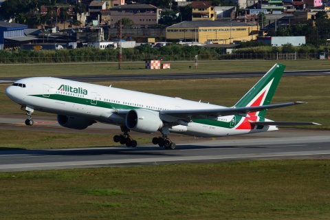 EI-ISD - 777-243(ER) - Alitalia - GRU - 07-06-2013
