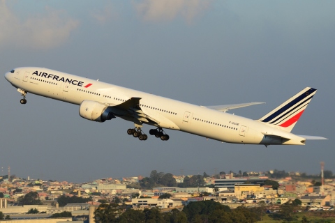 F-GSQE - 777-328(ER) - Air France - GRU - 07-06-2013
