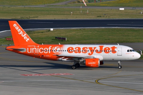 G-EZIO - A319-111 - easyJet - BRU - 23-08-2013c