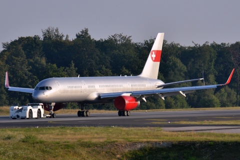 HB-IEE - 757-23A(WL) - PrivatAir - HHN - 22-08-2013