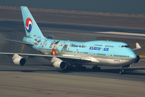 HL7495 - 747-4B5 - Korean Air Lines - HKG - 22-01-2013b