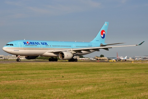 HL7552 - A330-223 - Korean Air Lines - AMS - 07-07-2013
