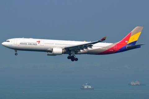 HL7740 - A330-323 - Asiana Airlines - HKG - 23-01-2013