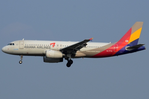 HL7772 - A320-232 - Asiana Airlines - PEK - 21-09-2013
