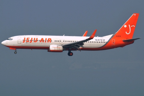 HL8214 - 737-86N(WL) - Jeju Air - HKG - 23-01-2013