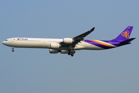 HS-TNC - A340-642 - Thai Airways International - BKK - 01-02-2013