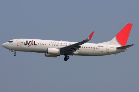 JA305J - 737-846(WL) - Japan Airlines - PEK - 21-09-2013