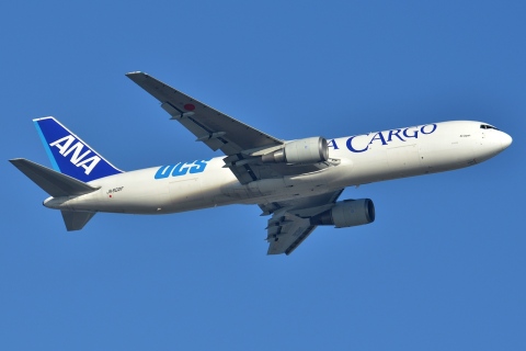 JA602F - 767-381F - ANA All Nippon Airways - HKG - 22-01-2013