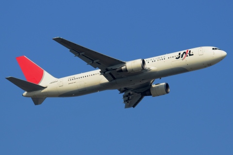 JA603J - 767-346(ER) - Japan Airlines - HKG - 25-01-2013