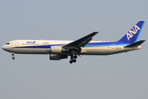 JA607A - 767-381(ER) - ANA All Nippon Airways - BKK - 01-02-2013