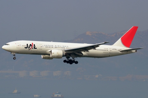 JA706J - 777-246(ER) - Japan Airlines - HKG - 05-02-2013