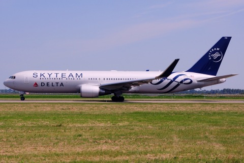 N175DZ - 767-332(ER)(WL) - Delta Air Lines - AMS - 07-07-2013b