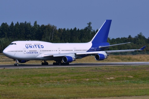 N194UA - 747-422 - United Charters - HHN - 22-08-2013