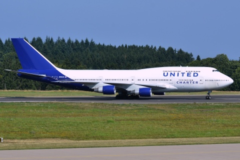 N194UA - 747-422 - United Charters - HHN - 22-08-2013c