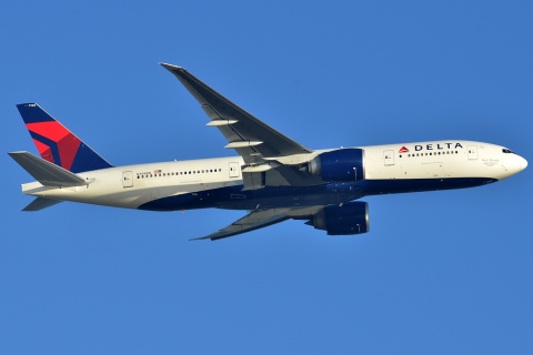 N708DN - 777-232(LR) - Delta Air Lines - HKG - 22-01-2013