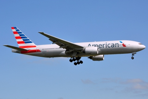 N776AN - 777-223(ER) - American Airlines - LHR - 11-07-2013