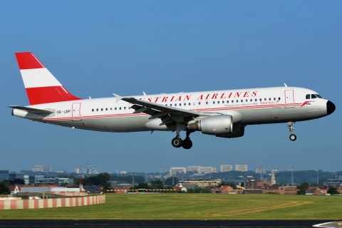 OE-LBP - A320-214 - Austrian Airlines - BRU - 10-07-2013