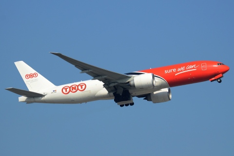 OO-TSB - 777-FHT - TNT Airways - HKG - 25-01-2013