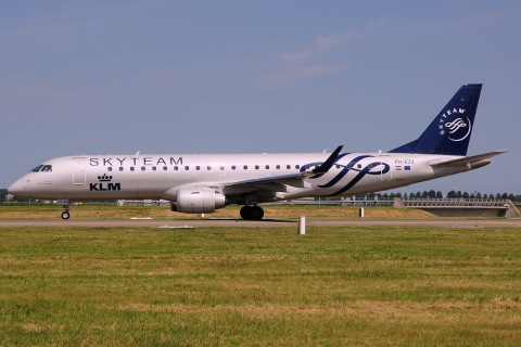 PH-EZX - ERJ-190STD (ERJ-190-100) - KLM Cityhopper - AMS - 07-07-2013