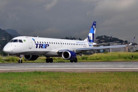 PP-PJO - ERJ-190LR (ERJ-190-100 LR) - TRIP Linhas Aereas - SDU - 04-06-2013b