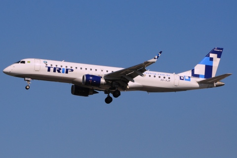 PP-PJP - ERJ-190LR (ERJ-190-100 LR) - TRIP Linhas Aereas - GRU - 05-06-2013