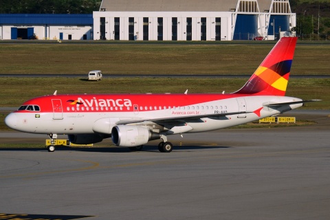 PR-AVD - A319-115 - Avianca Brasil - GRU - 06-06-2013