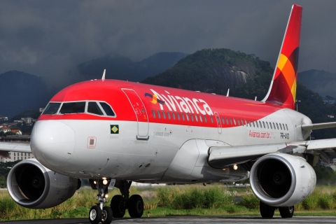 PR-AVD - A319-115 - Avianca Brasil - SDU - 04-06-2013b