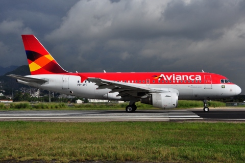 PR-AVD - A319-115 - Avianca Brasil - SDU - 04-06-2013c