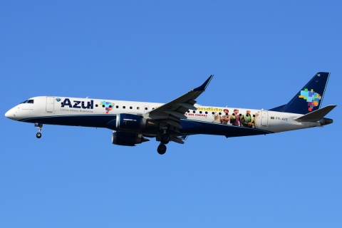 PR-AYE - ERJ-195-AR (ERJ-190-200 IGW) - AZUL Linhas Aereas Brasileiras - GRU - 06-06-2013