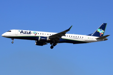 PR-AYJ - ERJ-195-AR (ERJ-190-200 IGW) - AZUL Linhas Aereas Brasileiras - GRU - 05-06-2013