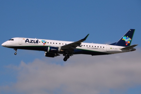 PR-AYS - ERJ-195AR (ERJ-190-200 IGW) - AZUL Linhas Aereas Brasileiras - GRU - 06-06-2013