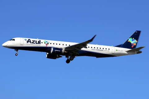 PR-AYT - ERJ-195AR (ERJ-190-200 IGW) - AZUL Linhas Aereas Brasileiras - GRU - 05-06-2013
