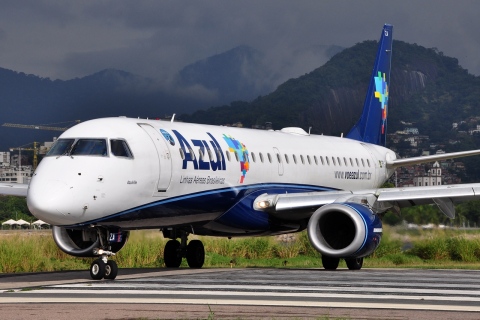PR-AZA - ERJ-190AR (ERJ-190-100 IGW) - AZUL Linhas Aereas Brasileiras - SDU - 04-06-2013c